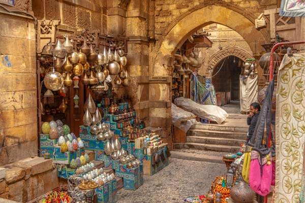 Bazarul Khan el-Khalili. Piata in Cairo Egipt
