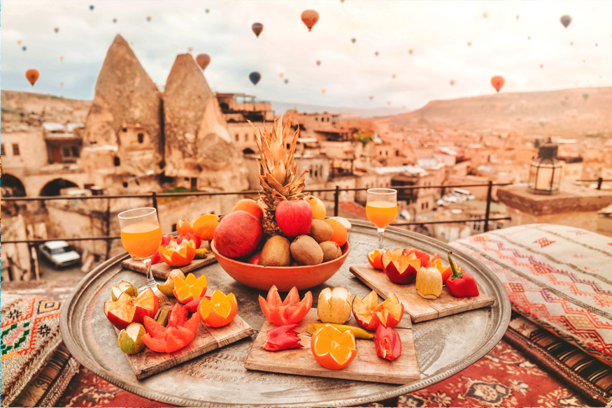 Bucurați-vă de un picnic pe acoperișurile din Cappadocia și multe altele în vacanță în Turcia.